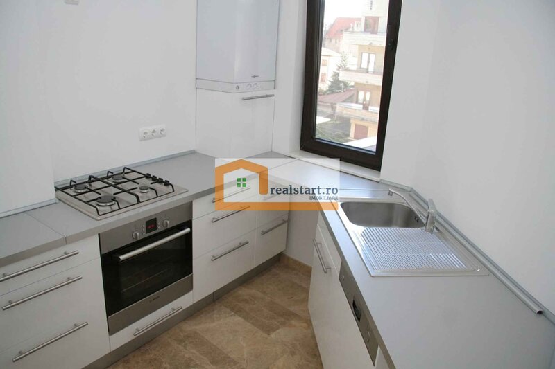 Polona, P-ta Romana, exclusivist, metrou P-ta Romana la 600m distanta