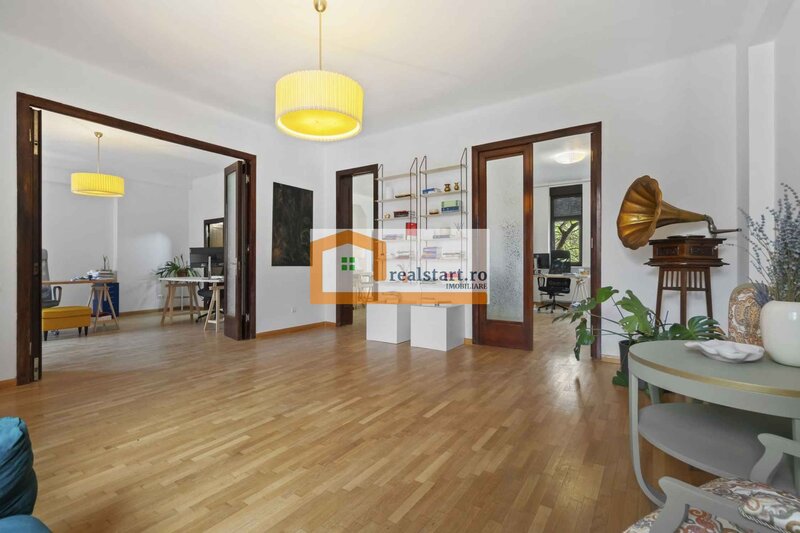 Polona, P-ta Romana, exclusivist, metrou P-ta Romana la 600m distanta
